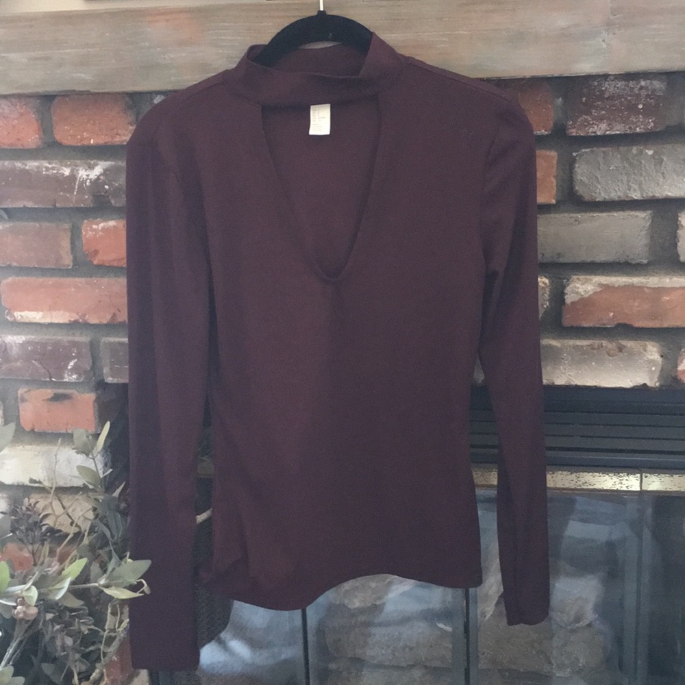Long sleeve maroon top